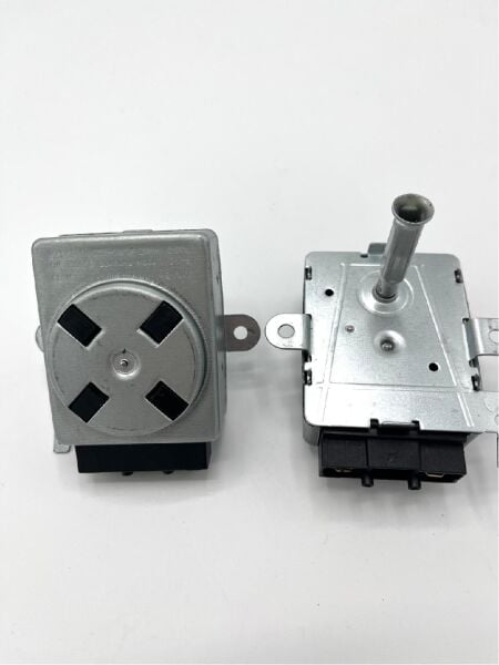 PİLİÇ ÇEVİRME MOTORU KARE 6 WATT